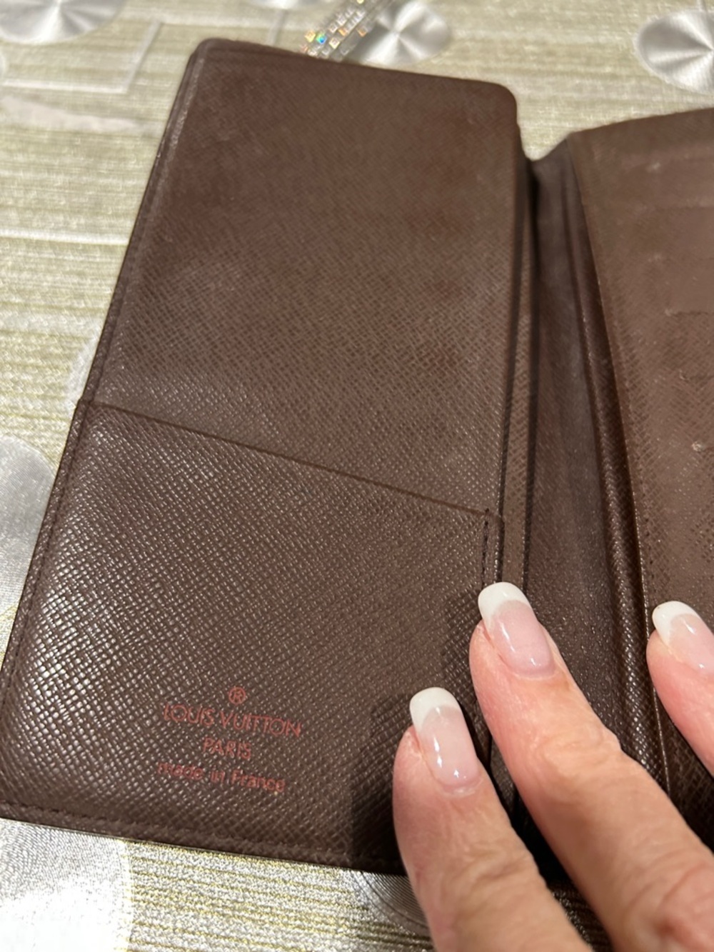 7003. Authentic Louis Vuitton Damier Ebene Passport Holder /Travel Wallet. - Picture 3 of 10